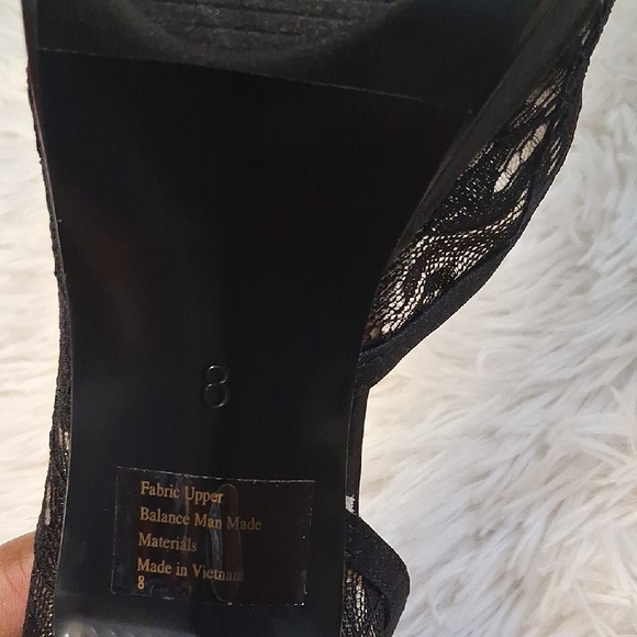 Lulu Townsend NWOT Elegant Black Lace Heels - Picture 5 of 11